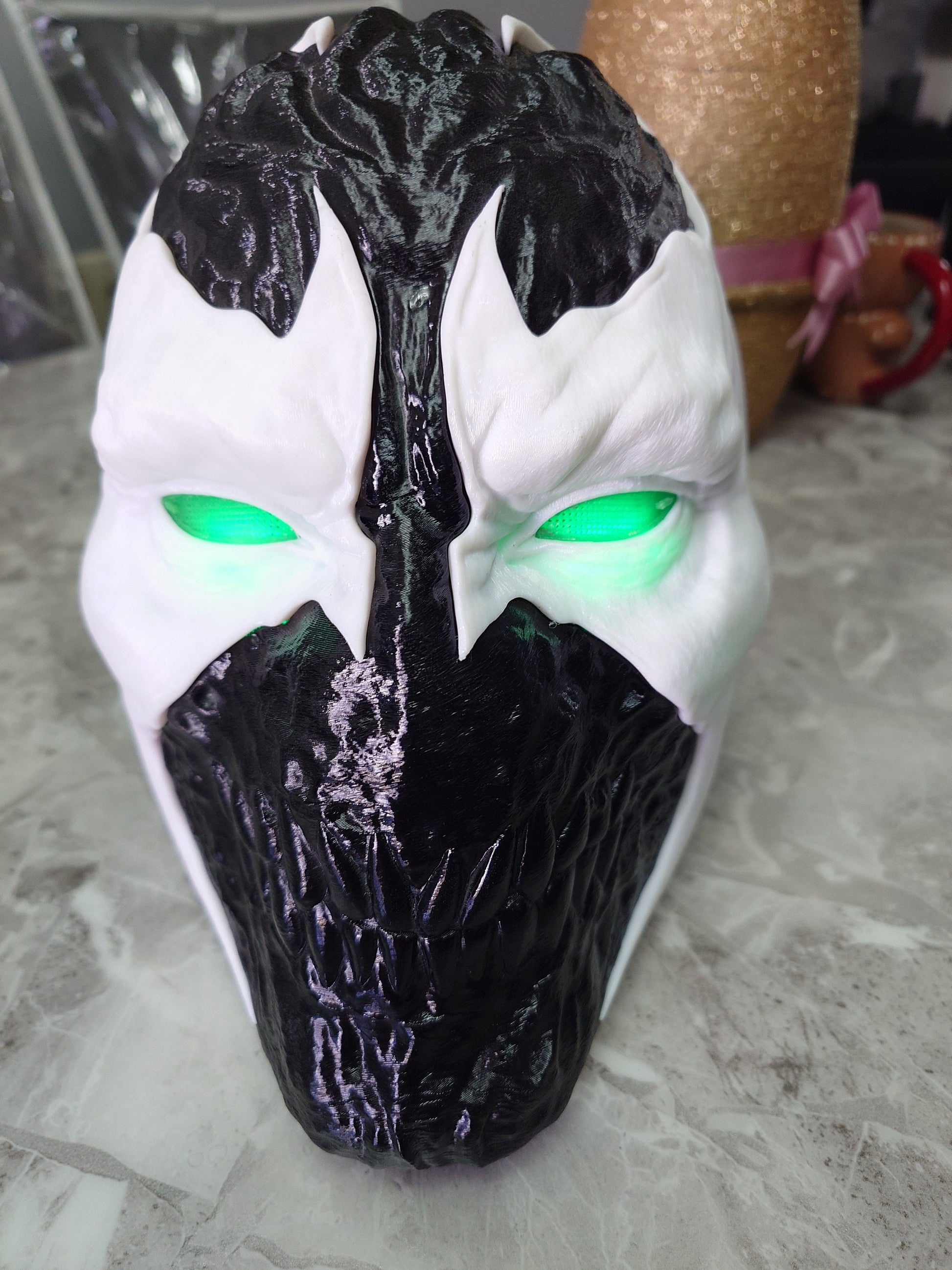 Spawn wearable helmet/mask full head. Led set up in eyes