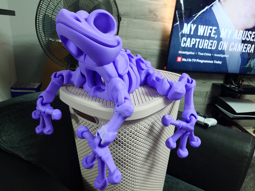 3d printed giant skeleton flexi frog. 2kg. 2.5ft across !